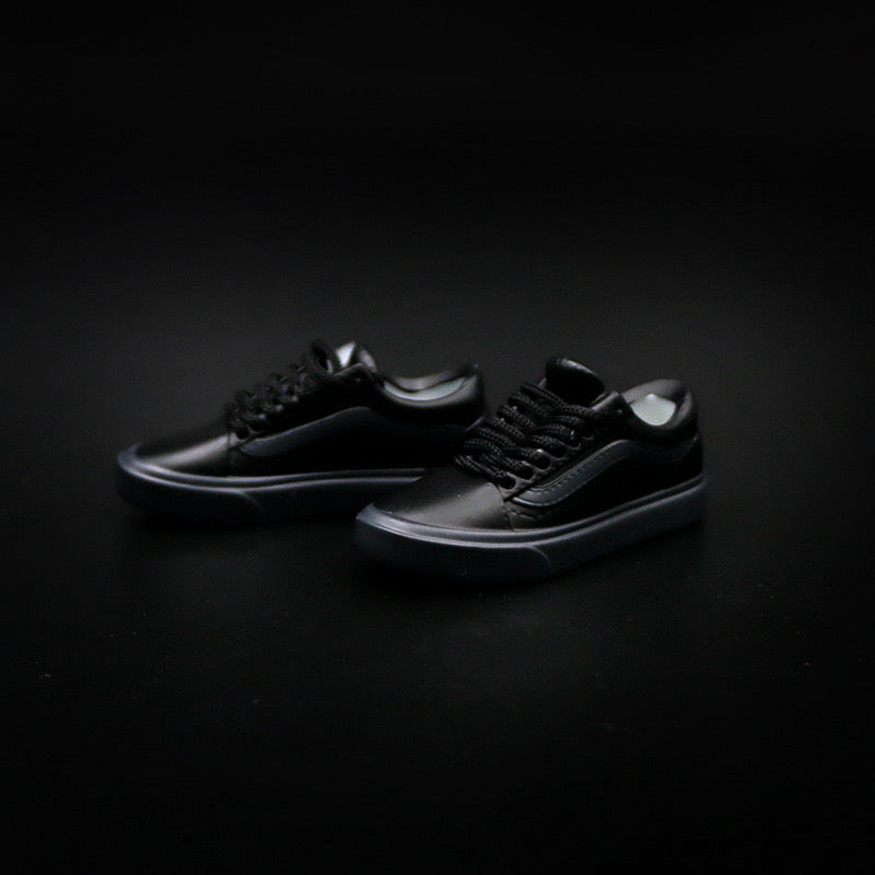 finger sneaker vans black
