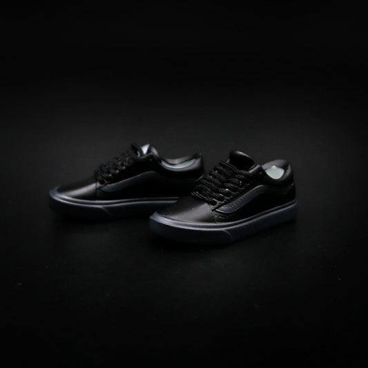 finger sneaker vans black